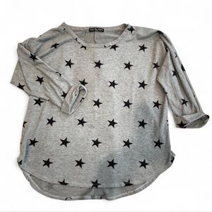 Kim & Cami Gray Long Sleeve Star Top